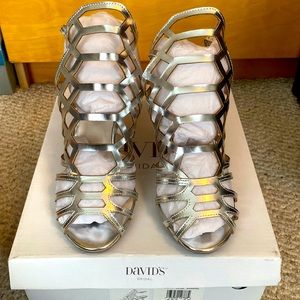 Silver sandal with heel